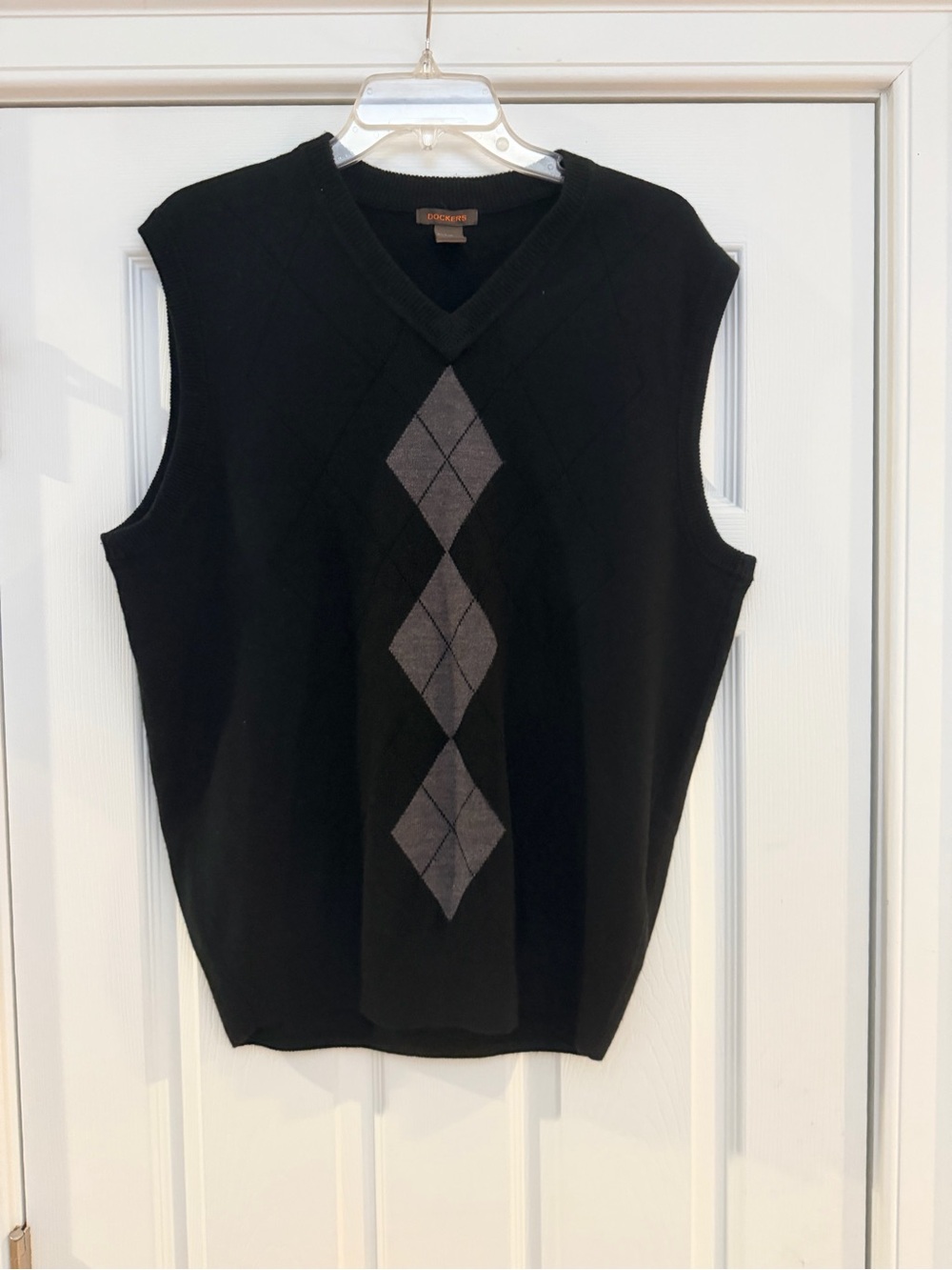 Men's Size Large "Dockers" Black V-Neck Sweater Vest with Gray Argyle GUC